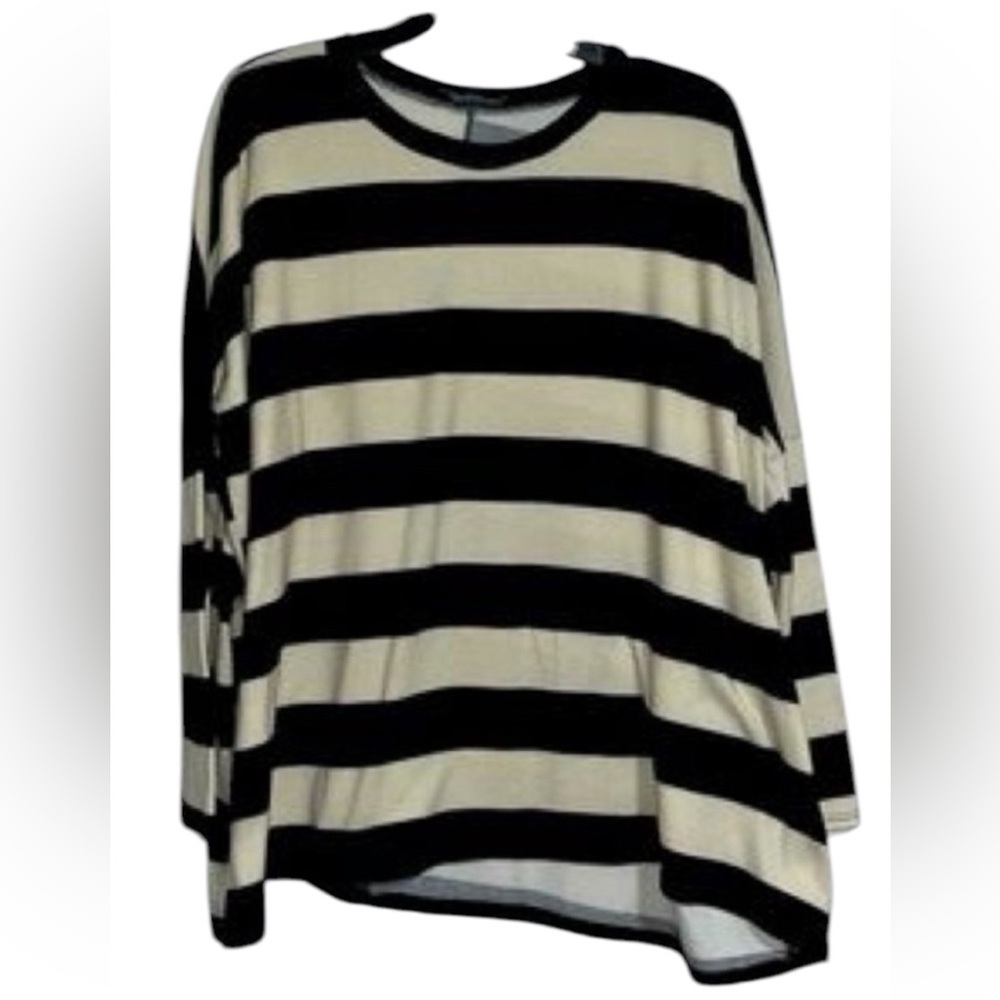 Striped Black‎ and Cream oversized sweater- Rae Mode size medium.​